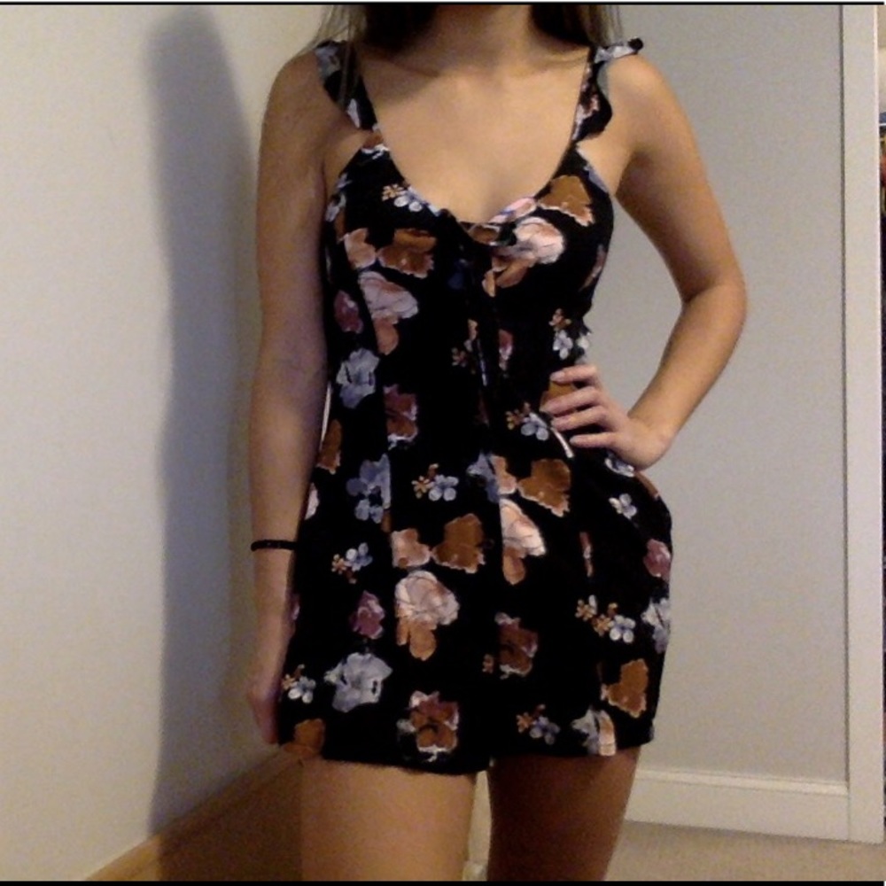 Romper with pockets